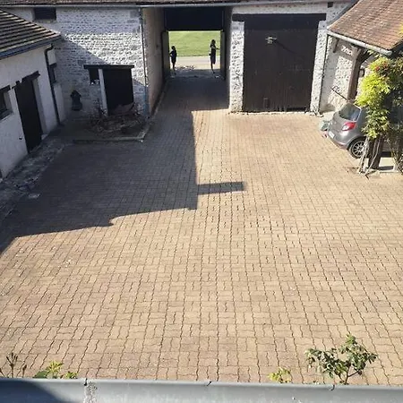 Dependance Entiere Agreable 60m2 Daire Aubertin