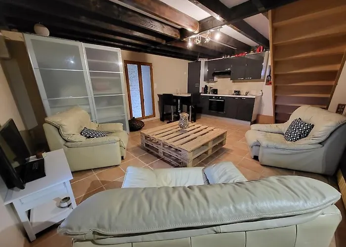 Daire Dependance Entiere Agreable 60m2 *