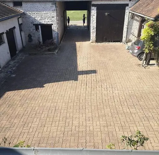 Dependance Entiere Agreable 60m2 Daire Aubertin